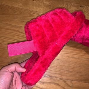 *UNWORN*Fuzzy Slippers (similar to Ugg Fluff Yeah)